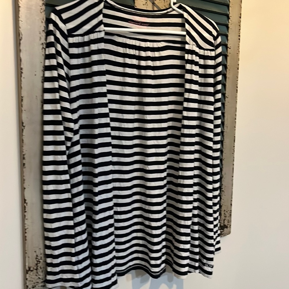 Vineyard vines light cardigan, size small